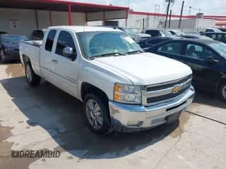 2013 Chevrolet Silverado 1500 LT with VIN 1GCRCSE03DZ413972, listed as a IAAI auction lot 43187435 with 197,656 mi miles and . Bid and sale history available at DreamBid. Image 1.