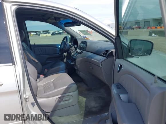 ✅ 2008 Honda Odyssey EX-L • VIN: 5FNRL38618B021168 • Lot: 41886950. Wystawiony na IAAI z przebiegiem 217 726 mil. Bezpłatny archiwum sprzedaży aukcyjnych z USA i szczegółowy raport historii pojazdu na DreamBid. Zdjęcie 5.