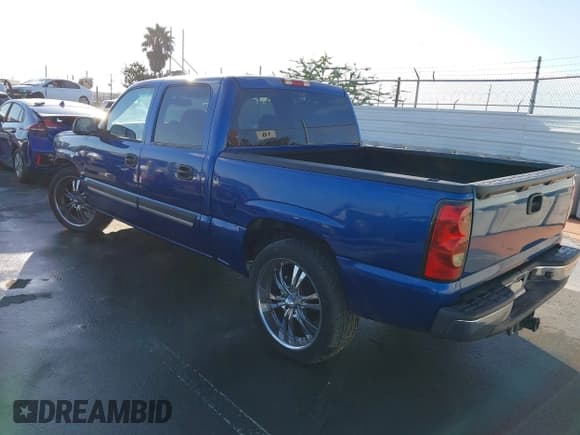 ✅ 2004 Chevrolet Silverado 1500 LT • VIN: 2GCEC13T941372228 • Lot: 43430365. Listed on IAAI with 204,039 mi. Free auction sales archive from the USA and detailed vehicle history report at DreamBid. Image 3.