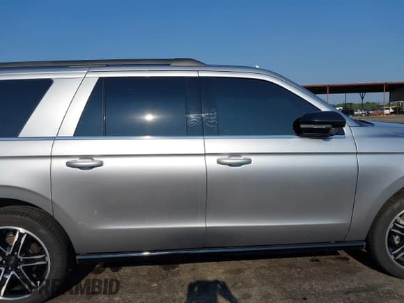 ✅ 2021 Ford Expedition Max Limited • VIN: 1FMJK1KT6MEA88987 • Lot: 42887587. Wystawiony na IAAI z przebiegiem 67 262 mil. Bezpłatny archiwum sprzedaży aukcyjnych z USA i szczegółowy raport historii pojazdu na DreamBid. Zdjęcie 13.