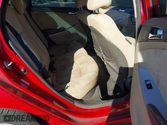 ✅ 2013 Hyundai Accent GLS • VIN: KMHCU4AE2DU380875 • Лот: 43590380. Опубликован ранее на IAAI с пробегом 142 985 миль. Бесплатный доступ к архиву аукционных продаж из США и подробный отчёт об истории автомобиля на DreamBid. Изображение 8.