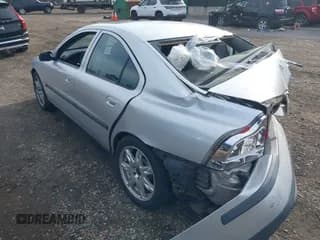 ✅ 2004 Volvo S60 • VIN: YV1RH59H942409026 • Lot: 43705592. Wystawiony na IAAI z przebiegiem 102 746 mil. Bezpłatny archiwum sprzedaży aukcyjnych z USA i szczegółowy raport historii pojazdu na DreamBid. Zdjęcie 3.