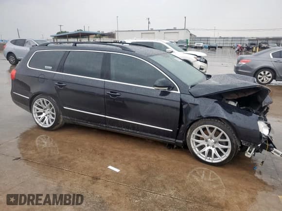 ✅ 2008 Volkswagen Passat Komfort • VIN: WVWLK73C58E213899 • Lot: 55810435. Wystawiony na Copart z przebiegiem 95 989 mil. Bezpłatny archiwum sprzedaży aukcyjnych z USA i szczegółowy raport historii pojazdu na DreamBid. Zdjęcie 4.