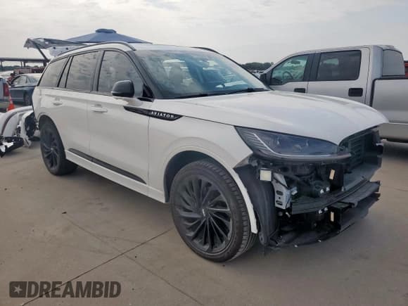 ✅ 2025 Lincoln Aviator Reserve • VIN: 5LM5J7XC3SGL11694 • Lot: 70372515. Wystawiony na Copart z przebiegiem 7 941 mil. Bezpłatny archiwum sprzedaży aukcyjnych z USA i szczegółowy raport historii pojazdu na DreamBid. Zdjęcie 4.