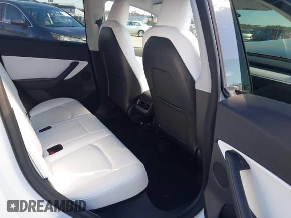 ✅ 2022 Tesla Model Y Performance • VIN: 7SAYGDEF9NF382723 • Lot: 43501574. Listed on IAAI with 46,885 mi. Free auction sales archive from the USA and detailed vehicle history report at DreamBid. Image 8.