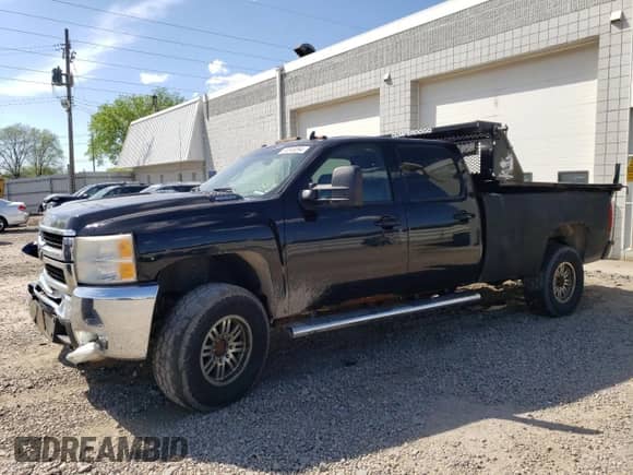 2008 Chevrolet Silverado 3500HD SRW LTZ with VIN 1GCHK33658F183273, listed as a Copart auction lot 53846894 with 247,175 mi miles and Salvage title. Bid and sale history available at DreamBid. Image 1.