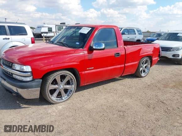 ✅ 2002 Chevrolet Silverado 1500 • VIN: 1GCEC14W22Z100150 • Lot: 43317354. Wystawiony na IAAI z przebiegiem 162 405 mil. Bezpłatny archiwum sprzedaży aukcyjnych z USA i szczegółowy raport historii pojazdu na DreamBid. Zdjęcie 2.