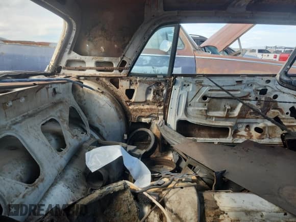 ✅ 1960 Ford Thunderbird • VIN: DY71J113054 • Lot: 80042855. Listed on Copart with Not provided. Free auction sales archive from the USA and detailed vehicle history report at DreamBid. Image 10.