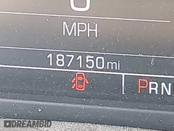 ✅ 2018 Chevrolet Silverado 1500 LT • VIN: 3GCPCREC3JG645106 • Lot: 42907605. Wystawiony na IAAI z przebiegiem 187 150 mil. Bezpłatny archiwum sprzedaży aukcyjnych z USA i szczegółowy raport historii pojazdu na DreamBid. Zdjęcie 15.