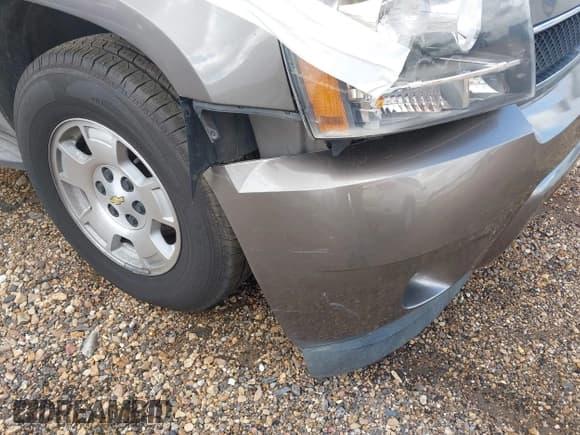 ✅ 2014 Chevrolet Tahoe Commercial • VIN: 1GNLC2E0XER104529 • Lot: 43217631. Wystawiony na IAAI z przebiegiem 237 010 mil. Bezpłatny archiwum sprzedaży aukcyjnych z USA i szczegółowy raport historii pojazdu na DreamBid. Zdjęcie 17.