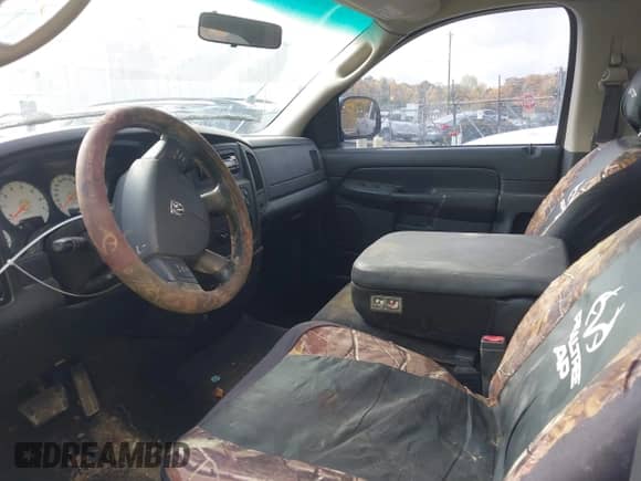 2004 Dodge 1500 SLT z VIN 1D7HU16D04J250447, wystawiony jako IAAI lot #43589068 z przebiegiem 194 543 mil mil oraz . Historia ofert i sprzedaży dostępna na DreamBid. Obrazek 8.