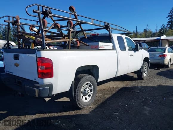 ✅ 2013 Chevrolet Silverado 2500HD Work Truck • VIN: 1GC2KVCG8DZ226796 • Lot: 43423367. Wystawiony na IAAI z przebiegiem 192 914 mil. Bezpłatny archiwum sprzedaży aukcyjnych z USA i szczegółowy raport historii pojazdu na DreamBid. Zdjęcie 4.