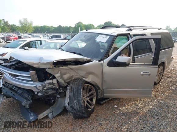 ✅ 2015 Ford Expedition Max Limited • VIN: 1FMJK2ATXFEF42782 • Lot: 42094729. Wystawiony na IAAI z przebiegiem 169 799 mil. Bezpłatny archiwum sprzedaży aukcyjnych z USA i szczegółowy raport historii pojazdu na DreamBid. Zdjęcie 16.