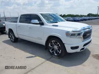 2020 Ram 1500 Limited z VIN 1C6SRFHT6LN165999, wystawiony jako IAAI lot #43010854 z przebiegiem 60 271 mil mil oraz . Historia ofert i sprzedaży dostępna na DreamBid. Obrazek 1.