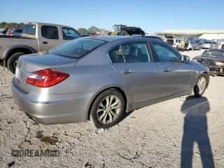 2013 Hyundai Genesis 3.8L z VIN KMHGC4DDXDU243223, wystawiony jako Copart lot #76933674 z przebiegiem 89 699 mil mil oraz Szkoda całkowita • Salvage title. Historia ofert i sprzedaży dostępna na DreamBid. Obrazek 3.