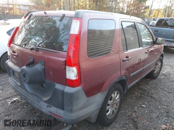 ✅ 2005 Honda CR-V EX • VIN: SHSRD788X5U325027 • Lot: 43706561. Wystawiony na IAAI z przebiegiem 450 132 mil. Bezpłatny archiwum sprzedaży aukcyjnych z USA i szczegółowy raport historii pojazdu na DreamBid. Zdjęcie 4.