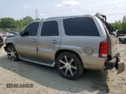 ✅ 2002 Cadillac Escalade • VIN: 1GYEC63T02R203890 • Лот: 86871045. Опубликован ранее на Copart с пробегом Не указан. Бесплатный доступ к архиву аукционных продаж из США и подробный отчёт об истории автомобиля на DreamBid. Изображение 2.