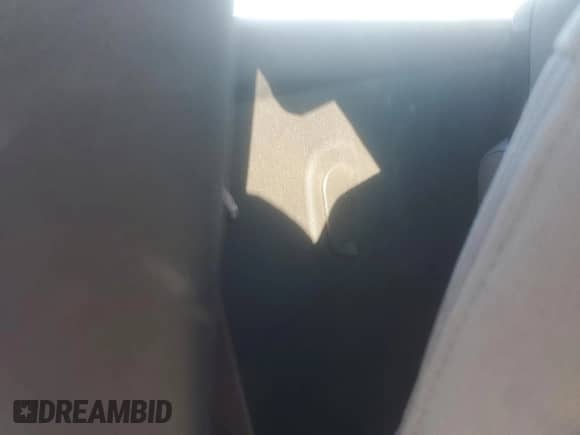 2018 Chevrolet Silverado 1500 LT с VIN 1GCNCREH8JZ254360, выставлен на аукционе Copart как лот 42664504 с пробегом 73 250 миль миль и Списание • Salvage title. История ставок и продаж доступна на DreamBid. Изображение 10.