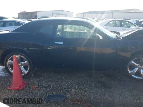 ✅ 2012 Dodge Challenger SXT • VIN: 2C3CDYAGXCH170365 • Lot: 41447486. Wystawiony na IAAI z przebiegiem 127 945 mil. Bezpłatny archiwum sprzedaży aukcyjnych z USA i szczegółowy raport historii pojazdu na DreamBid. Zdjęcie 13.