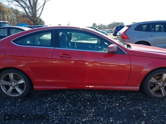 ✅ 2015 Mercedes-Benz C 250 • VIN: WDDGJ4HB7FG392604 • Лот: 43796314. Опубликован ранее на IAAI с пробегом 91 958 миль. Бесплатный доступ к архиву аукционных продаж из США и подробный отчёт об истории автомобиля на DreamBid. Изображение 13.