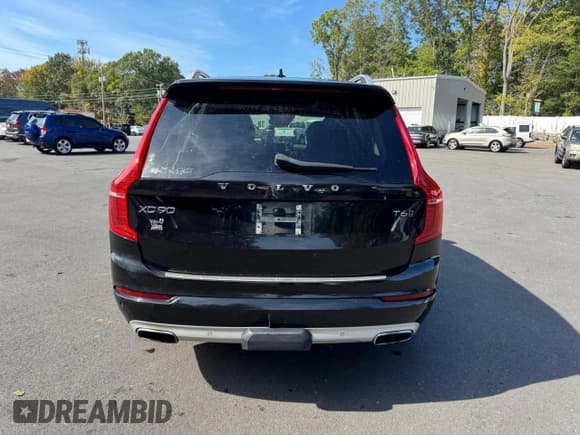 ✅ 2017 Volvo XC90 Momentum • VIN: YV4A22PK6H1105792 • Lot: 84918835. Wystawiony na Copart z przebiegiem 199 361 mil. Bezpłatny archiwum sprzedaży aukcyjnych z USA i szczegółowy raport historii pojazdu na DreamBid. Zdjęcie 5.