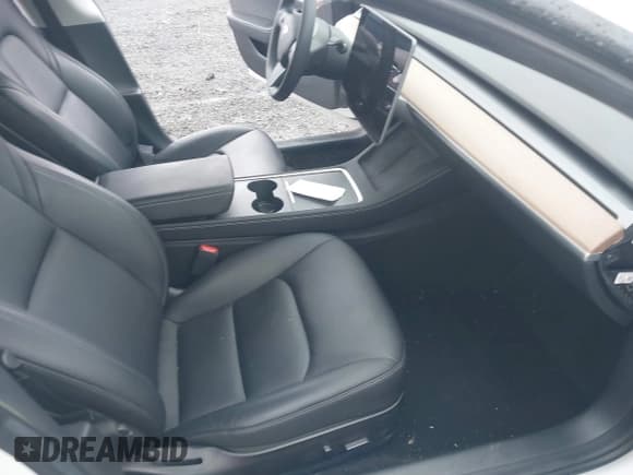 ✅ 2021 Tesla Model 3 Long Range • VIN: 5YJ3E1EB8MF032863 • Lot: 43725656. Wystawiony na IAAI z przebiegiem 36 062 mil. Bezpłatny archiwum sprzedaży aukcyjnych z USA i szczegółowy raport historii pojazdu na DreamBid. Zdjęcie 5.