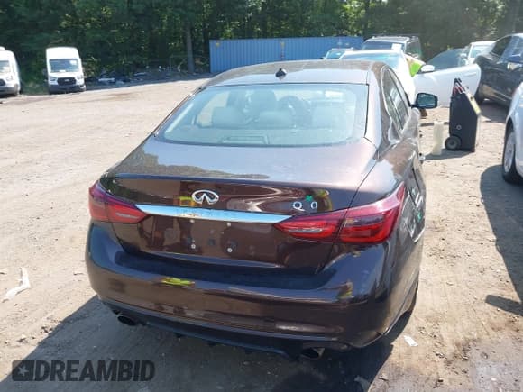 ✅ 2018 Infiniti Q50 Luxe • VIN: JN1EV7AR9JM610733 • Lot: 42855292. Listed on IAAI with 68,218 mi. Free auction sales archive from the USA and detailed vehicle history report at DreamBid. Image 16.