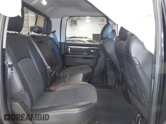 2017 Ram 1500 Night z VIN 1C6RR7MT0HS831726, wystawiony jako IAAI lot #41642459 z przebiegiem 90 423 mil mil oraz . Historia ofert i sprzedaży dostępna na DreamBid. Obrazek 8.