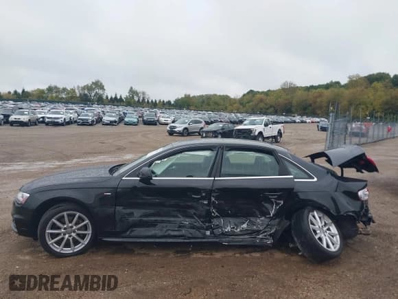 ✅ 2016 Audi A4 Premium Plus • VIN: WAUFFAFL2GN018221 • Lot: 43447825. Listed on IAAI with 81,903 mi. Free auction sales archive from the USA and detailed vehicle history report at DreamBid. Image 14.