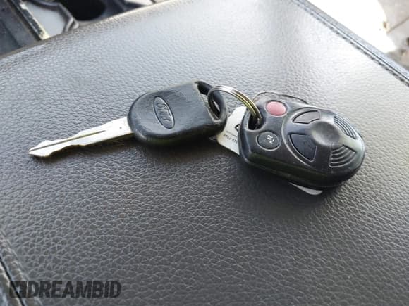 ✅ 2009 Ford Expedition Max SSV • VIN: 1FMFK165X9LA06361 • Лот: 41927774. Опубликован ранее на IAAI с пробегом 428 851 миль. Бесплатный доступ к архиву аукционных продаж из США и подробный отчёт об истории автомобиля на DreamBid. Изображение 11.