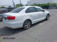 ✅ 2014 Volkswagen Jetta TDI w/Premium/Nav • VIN: 3VWLL7AJ4EM430524 • Lot: 42268673. Wystawiony na IAAI z przebiegiem 137 721 mil. Bezpłatny archiwum sprzedaży aukcyjnych z USA i szczegółowy raport historii pojazdu na DreamBid. Zdjęcie 4.