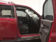 ✅ 2011 Ford Escape Limited • VIN: 1FMCU9EG6BKA22096 • Lot: 43634588. Wystawiony na IAAI z przebiegiem 129 157 mil. Bezpłatny archiwum sprzedaży aukcyjnych z USA i szczegółowy raport historii pojazdu na DreamBid. Zdjęcie 5.