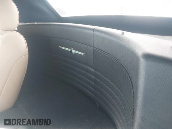 ✅ 2004 Ford Thunderbird Deluxe • VIN: 1FAHP60A34Y109432 • Лот: 43735762. Опубликован ранее на IAAI с пробегом 40 918 миль. Бесплатный доступ к архиву аукционных продаж из США и подробный отчёт об истории автомобиля на DreamBid. Изображение 8.