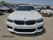 ✅ 2018 BMW M5 • VIN: WBSJF0C54JB282166 • Lot: 52648763. Wystawiony na Copart z przebiegiem 42 376 mil. Bezpłatny archiwum sprzedaży aukcyjnych z USA i szczegółowy raport historii pojazdu na DreamBid. Zdjęcie 5.