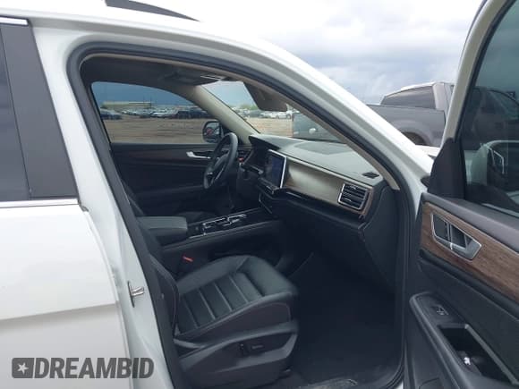 ✅ 2024 Volkswagen Atlas SEL • VIN: 1V2BR2CA1RC519681 • Лот: 43422438. Опубликован ранее на IAAI с пробегом 15 395 миль. Бесплатный доступ к архиву аукционных продаж из США и подробный отчёт об истории автомобиля на DreamBid. Изображение 5.
