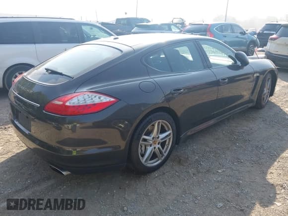 ✅ 2011 Porsche Panamera • VIN: WP0AA2A72BL011897 • Lot: 43204477. Listed on IAAI with 143,337 mi. Free auction sales archive from the USA and detailed vehicle history report at DreamBid. Image 4.
