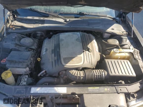 ✅ 2006 Chrysler 300 C • VIN: 2C3LA63H66H163601 • Lot: 70680745. Wystawiony na Copart z przebiegiem 67 998 mil. Bezpłatny archiwum sprzedaży aukcyjnych z USA i szczegółowy raport historii pojazdu na DreamBid. Zdjęcie 11.