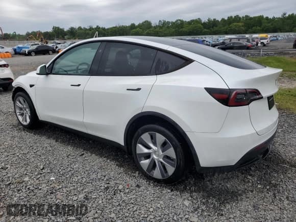 ✅ 2024 Tesla Model Y Long Range • VIN: 7SAYGDEE0RA259547 • Лот: 61723055. Опубликован ранее на Copart с пробегом 23 881 миль. Бесплатный доступ к архиву аукционных продаж из США и подробный отчёт об истории автомобиля на DreamBid. Изображение 2.