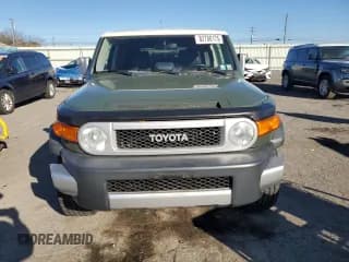 ✅ 2014 Toyota FJ Cruiser • VIN: JTEBU4BF4EK186543 • Lot: 82780175. Wystawiony na Copart z przebiegiem 126 388 mil. Bezpłatny archiwum sprzedaży aukcyjnych z USA i szczegółowy raport historii pojazdu na DreamBid. Zdjęcie 5.