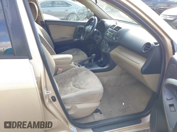 ✅ 2012 Toyota RAV4 • VIN: 2T3ZK4DV0CW018559 • Lot: 41490757. Wystawiony na IAAI z przebiegiem 204 745 mil. Bezpłatny archiwum sprzedaży aukcyjnych z USA i szczegółowy raport historii pojazdu na DreamBid. Zdjęcie 5.