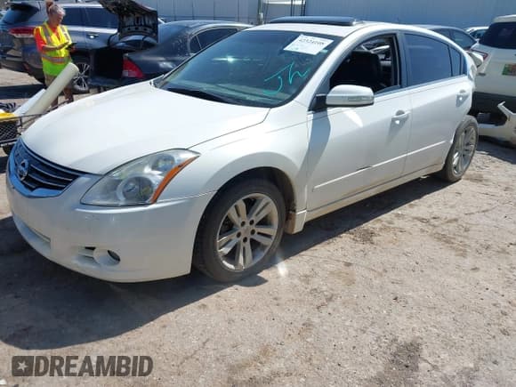 ✅ 2010 Nissan Altima SR • VIN: 1N4BL2AP3AN567031 • Lot: 42324108. Listed on IAAI with 179,978 mi. Free auction sales archive from the USA and detailed vehicle history report at DreamBid. Image 2.