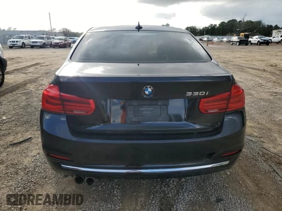 ✅ 2017 BMW 3 Series 330i • VIN: WBA8B9G55HNU49947 • Лот: 82296465. Опубликован ранее на Copart с пробегом 150 579 миль. Бесплатный доступ к архиву аукционных продаж из США и подробный отчёт об истории автомобиля на DreamBid. Изображение 6.