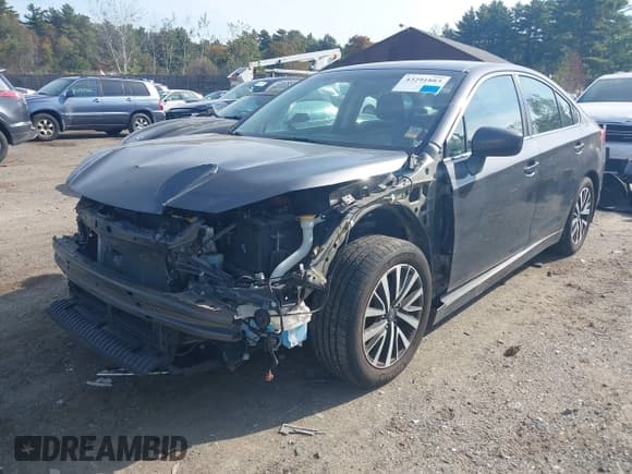✅ 2018 Subaru Legacy Premium • VIN: 4S3BNAC6XJ3031336 • Lot: 43291883. Wystawiony na IAAI z przebiegiem 58 586 mil. Bezpłatny archiwum sprzedaży aukcyjnych z USA i szczegółowy raport historii pojazdu na DreamBid. Zdjęcie 2.