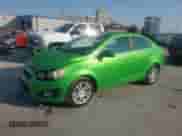 ✅ 2015 Chevrolet Sonic LT • VIN: 1G1JC5SB3F4132963 • Lot: 71799025. Wystawiony na Copart z przebiegiem 76 689 mil. Bezpłatny archiwum sprzedaży aukcyjnych z USA i szczegółowy raport historii pojazdu na DreamBid. Zdjęcie 1.