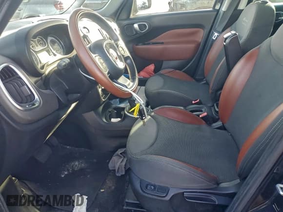 ✅ 2014 FIAT 500L Trekking • VIN: ZFBCFADH7EZ018647 • Lot: 94931095. Listed on Copart with 76,270 mi. Free auction sales archive from the USA and detailed vehicle history report at DreamBid. Image 7.