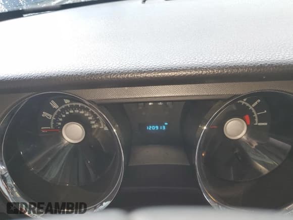 ✅ 2010 Ford Mustang GT • VIN: 1ZVBP8CH2A5136765 • Лот: 82429295. Опубликован ранее на Copart с пробегом 120 913 миль. Бесплатный доступ к архиву аукционных продаж из США и подробный отчёт об истории автомобиля на DreamBid. Изображение 9.