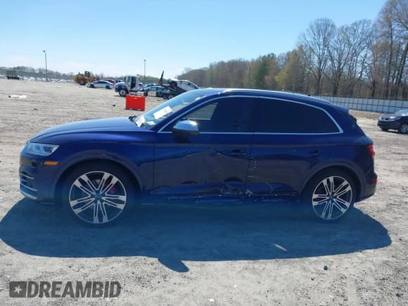 ✅ 2020 Audi SQ5 Prestige • VIN: WA1C4AFY6L2020342 • Lot: 41798088. Wystawiony na IAAI z przebiegiem 27 937 mil. Bezpłatny archiwum sprzedaży aukcyjnych z USA i szczegółowy raport historii pojazdu na DreamBid. Zdjęcie 14.