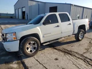 ✅ 2007 Chevrolet Silverado 1500 1LT • VIN: 3GCEC13J97G506813 • Lot: 81621635. Listed on Copart with 305,697 mi. Free auction sales archive from the USA and detailed vehicle history report at DreamBid. Image 1.