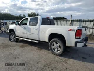 ✅ 2012 GMC Sierra 2500HD Denali • VIN: 1GT125E81CF111751 • Lot: 85296765. Listed on Copart with 306,223 mi. Free auction sales archive from the USA and detailed vehicle history report at DreamBid. Image 2.