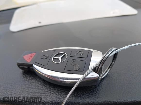 ✅ 2012 Mercedes-Benz C 300 Sport • VIN: WDDGF8BBXCR239216 • Lot: 43033772. Wystawiony na IAAI z przebiegiem 96 391 mil. Bezpłatny archiwum sprzedaży aukcyjnych z USA i szczegółowy raport historii pojazdu na DreamBid. Zdjęcie 11.